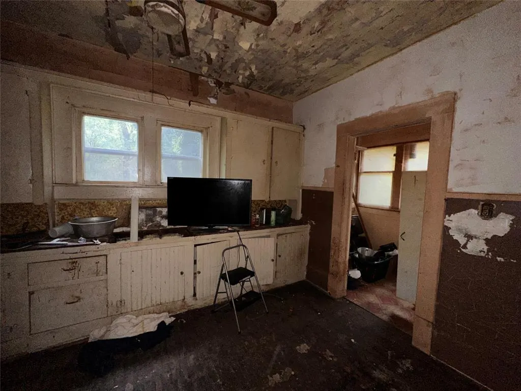 Photo 5 — 306 S Iowa Avenue, Coyle, OK 73027