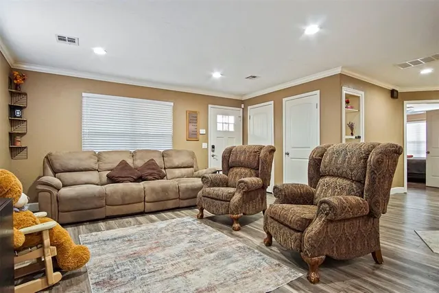 Photo 3 — 6712 NW 11th Street, Oklahoma City, OK 73127