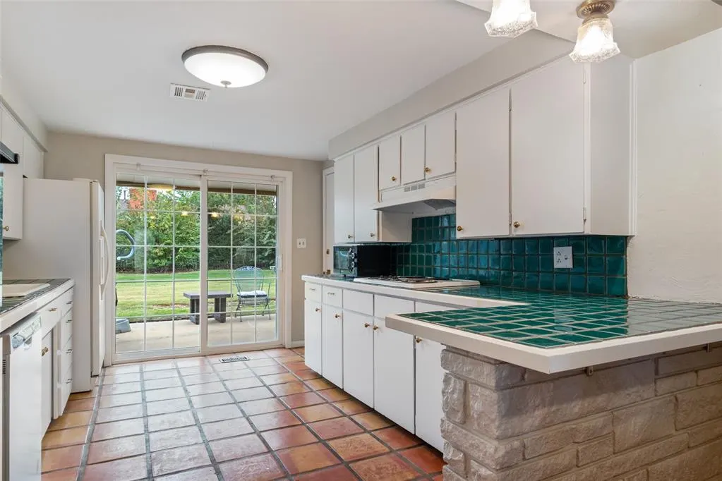 Photo 9 — 4632 NW 60th Street, Oklahoma City, OK 73122