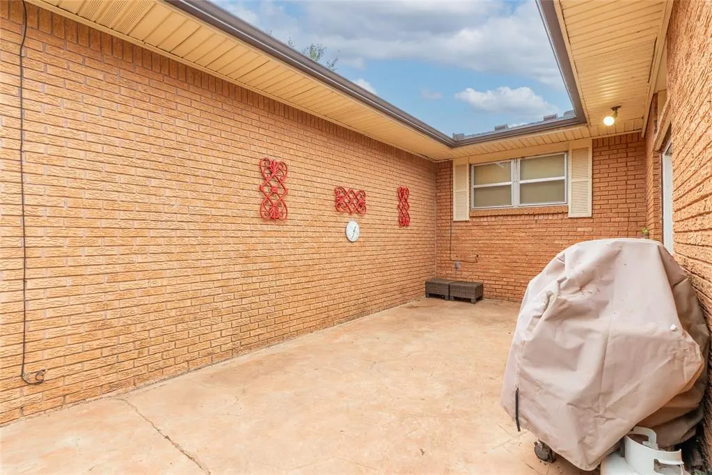 Photo 38 — 1030 Circle Drive, Clinton, OK 73601
