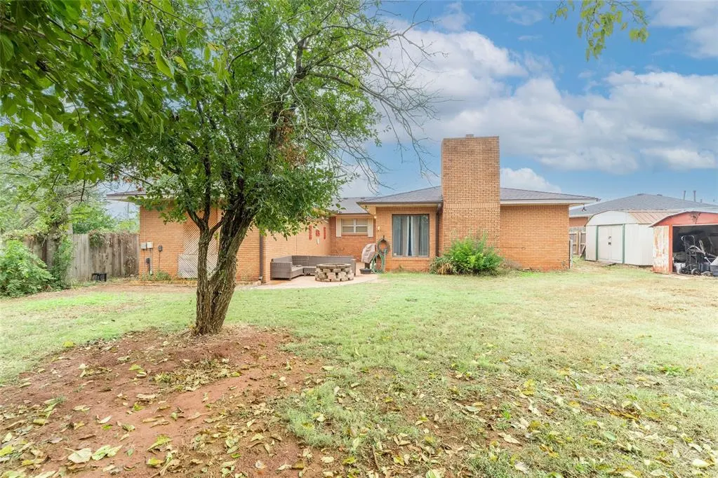 Photo 40 — 1030 Circle Drive, Clinton, OK 73601