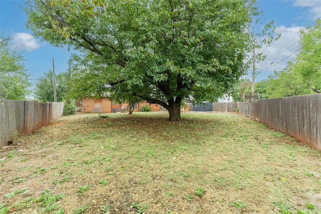 Photo 44 — 1030 Circle Drive, Clinton, OK 73601
