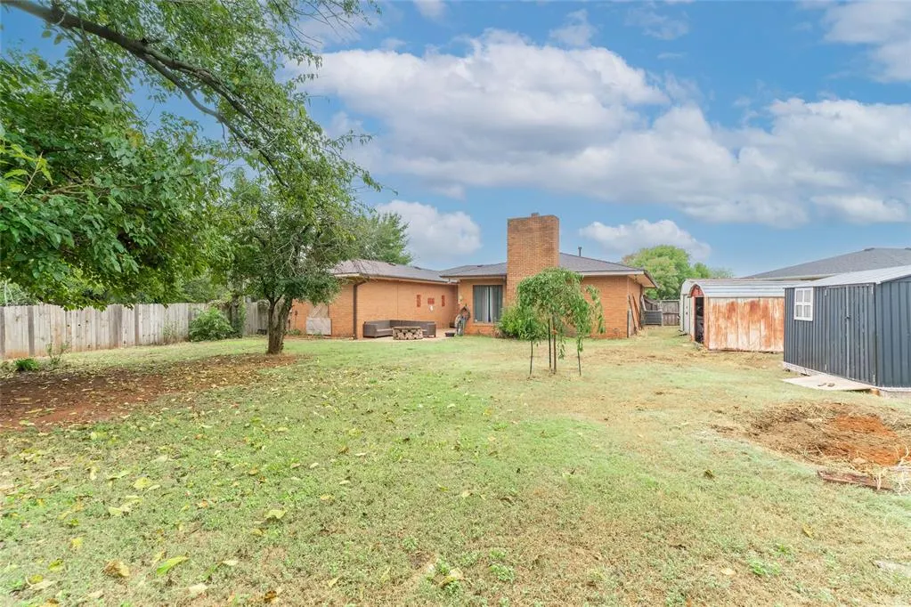Photo 41 — 1030 Circle Drive, Clinton, OK 73601