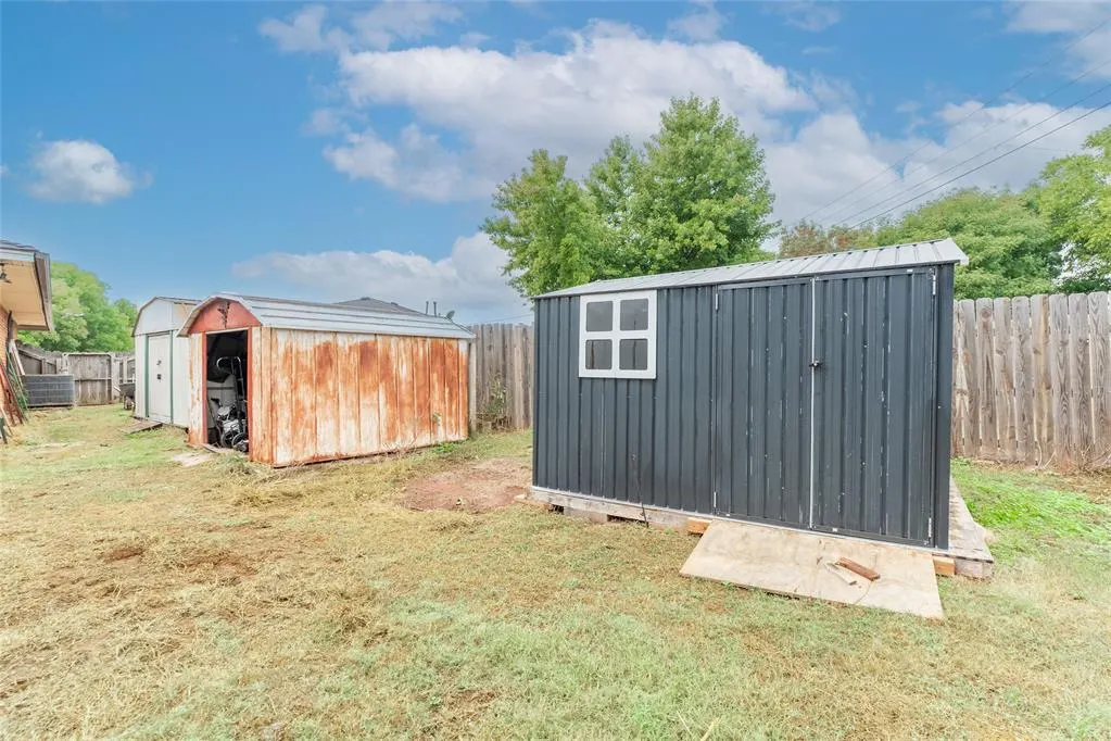 Photo 42 — 1030 Circle Drive, Clinton, OK 73601