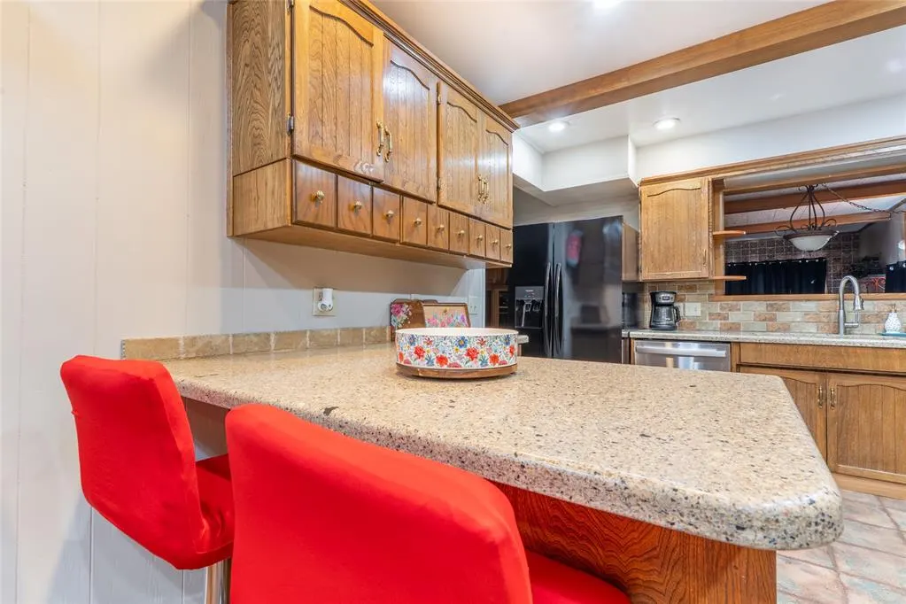 Photo 16 — 1030 Circle Drive, Clinton, OK 73601