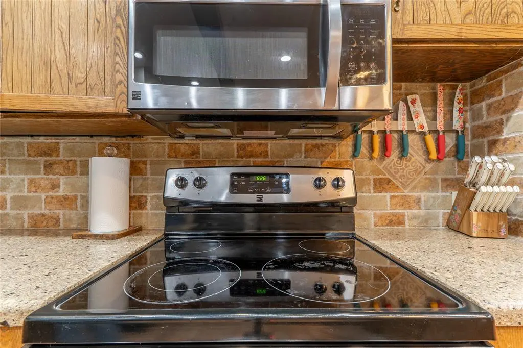 Photo 13 — 1030 Circle Drive, Clinton, OK 73601