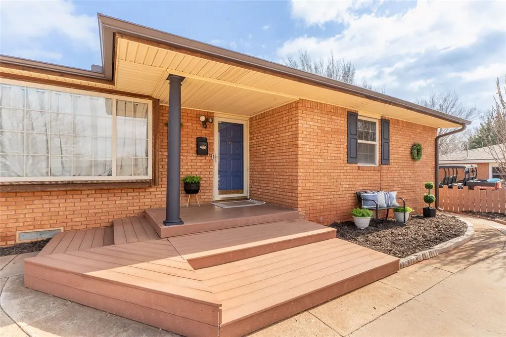 Photo 6 — 1030 Circle Drive, Clinton, OK 73601