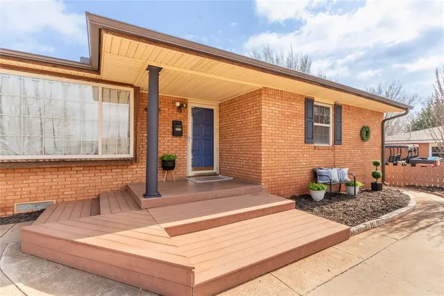 Photo 6 — 1030 Circle Drive, Clinton, OK 73601