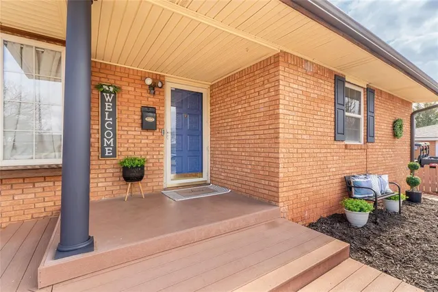 Photo 5 — 1030 Circle Drive, Clinton, OK 73601