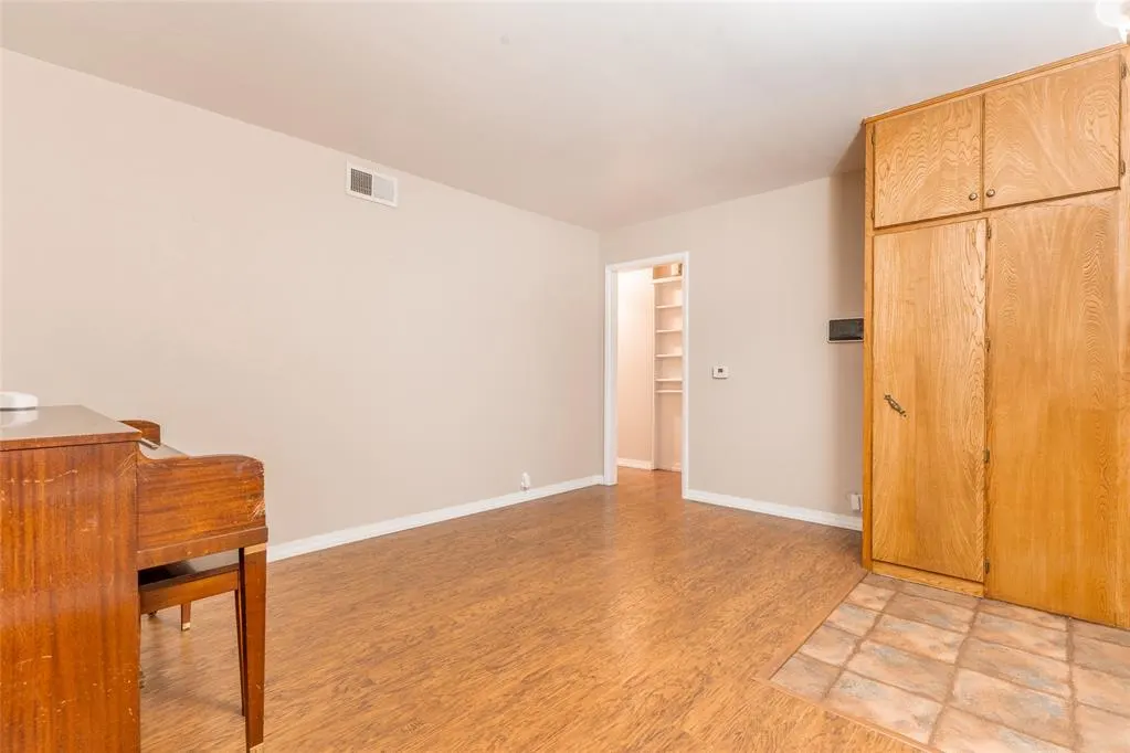 Photo 8 — 1030 Circle Drive, Clinton, OK 73601