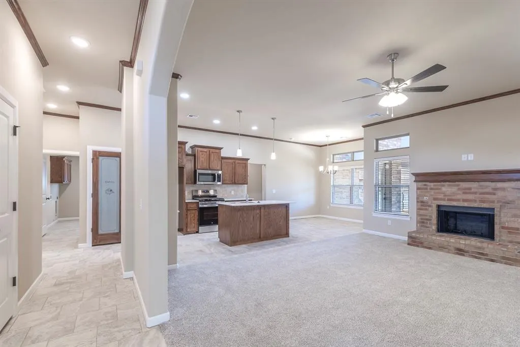 Photo 4 — 1927 W Flintlock Way, Mustang, OK 73064