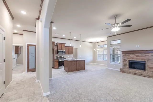 Photo 4 — 1927 W Flintlock Way, Mustang, OK 73064