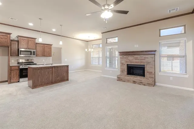 Photo 5 — 1927 W Flintlock Way, Mustang, OK 73064