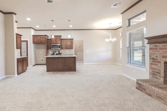 Photo 6 — 1927 W Flintlock Way, Mustang, OK 73064
