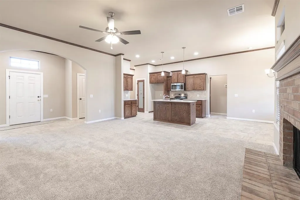 Photo 7 — 1927 W Flintlock Way, Mustang, OK 73064