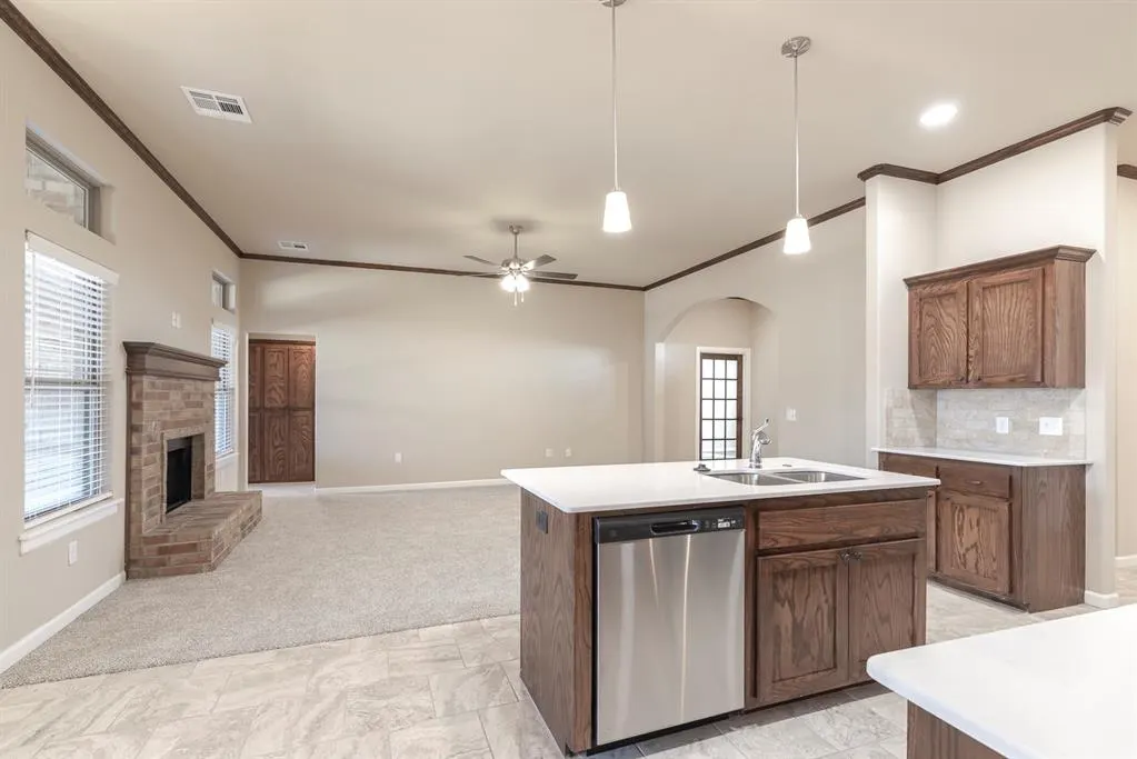 Photo 9 — 1927 W Flintlock Way, Mustang, OK 73064