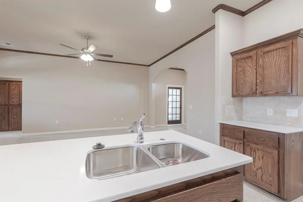 Photo 11 — 1927 W Flintlock Way, Mustang, OK 73064