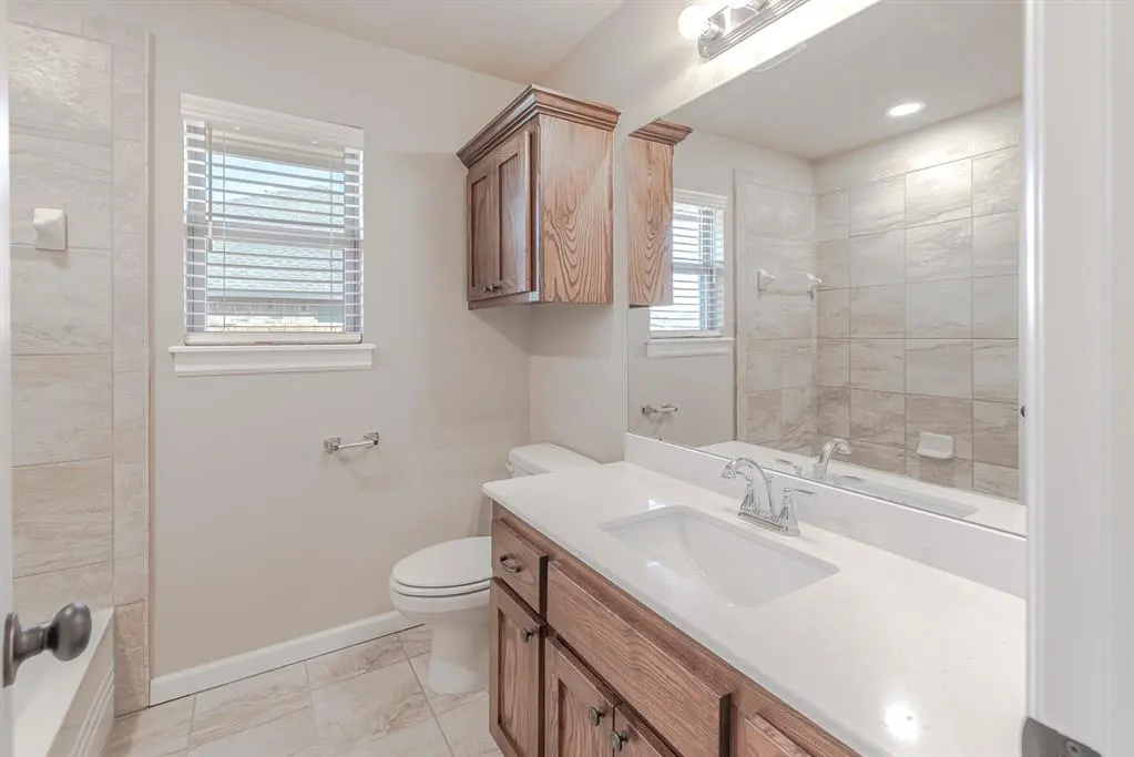 Photo 28 — 1927 W Flintlock Way, Mustang, OK 73064