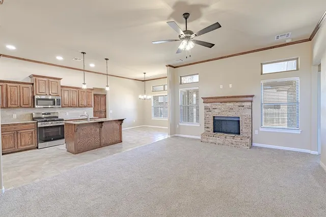 Photo 5 — 1923 W Flintlock Way, Mustang, OK 73064