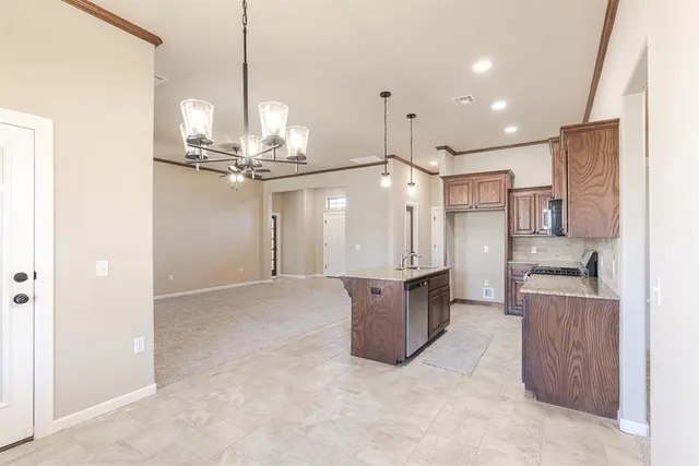 Photo 7 — 1923 W Flintlock Way, Mustang, OK 73064