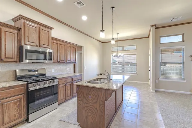 Photo 8 — 1923 W Flintlock Way, Mustang, OK 73064