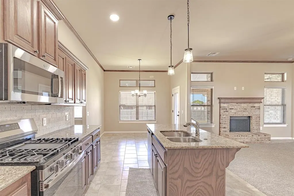 Photo 9 — 1923 W Flintlock Way, Mustang, OK 73064