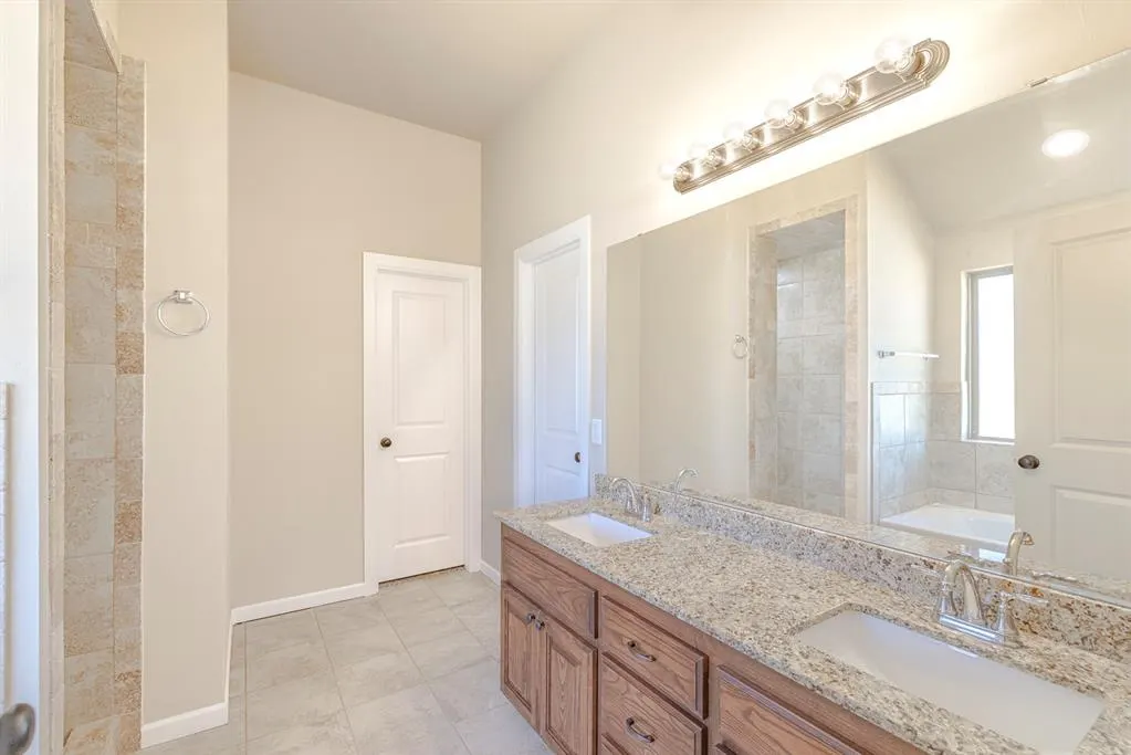 Photo 18 — 1923 W Flintlock Way, Mustang, OK 73064