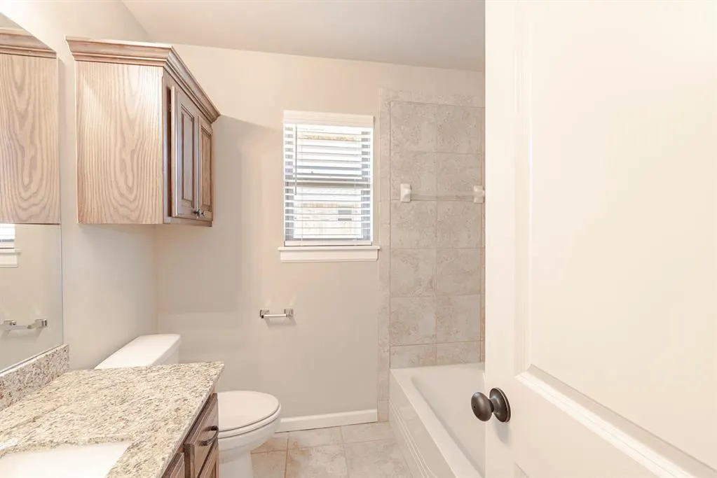 Photo 24 — 1923 W Flintlock Way, Mustang, OK 73064