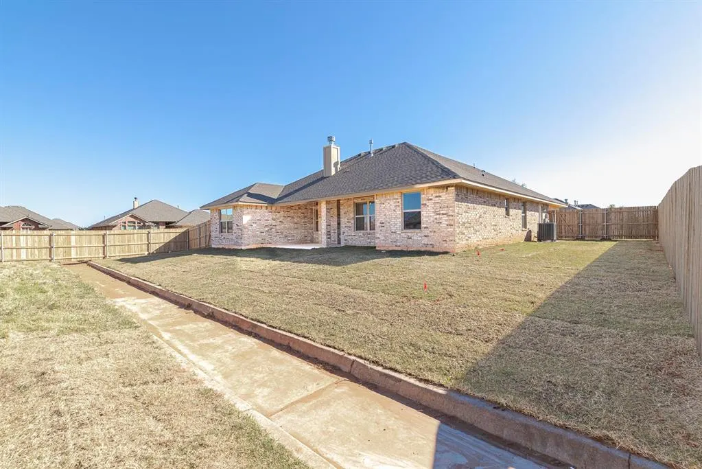 Photo 27 — 1923 W Flintlock Way, Mustang, OK 73064