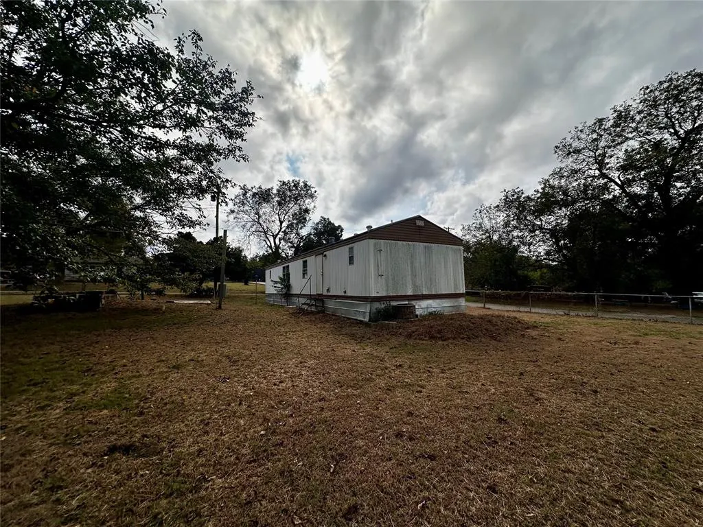 Photo 9 — 431 S Hyden, Stratford, OK 74872