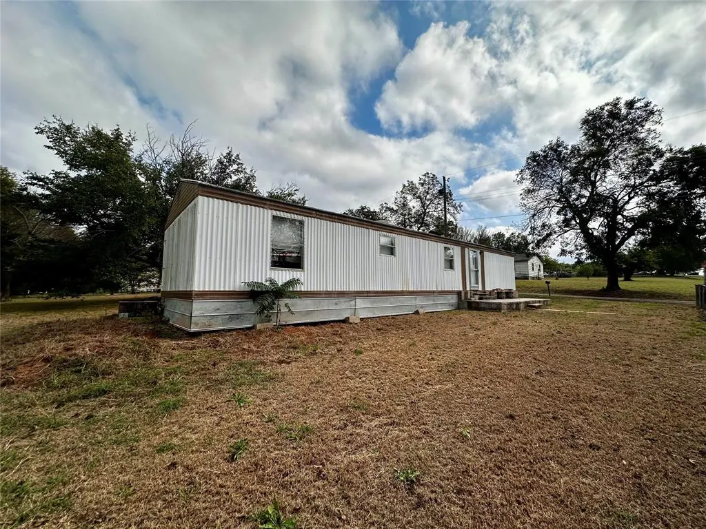 Photo 10 — 431 S Hyden, Stratford, OK 74872