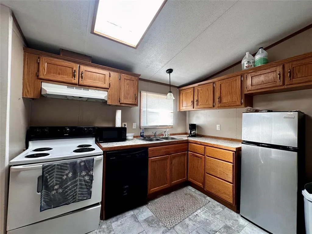 Photo 12 — 431 S Hyden, Stratford, OK 74872