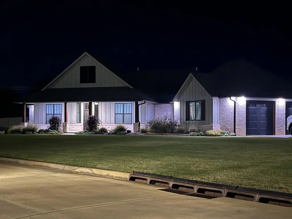 Front exterior — 2735 Woodlawn Court, Shawnee, OK 74804