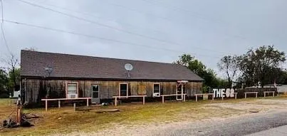 Front exterior — 1720 E Columbia Street, Okemah, OK 74859