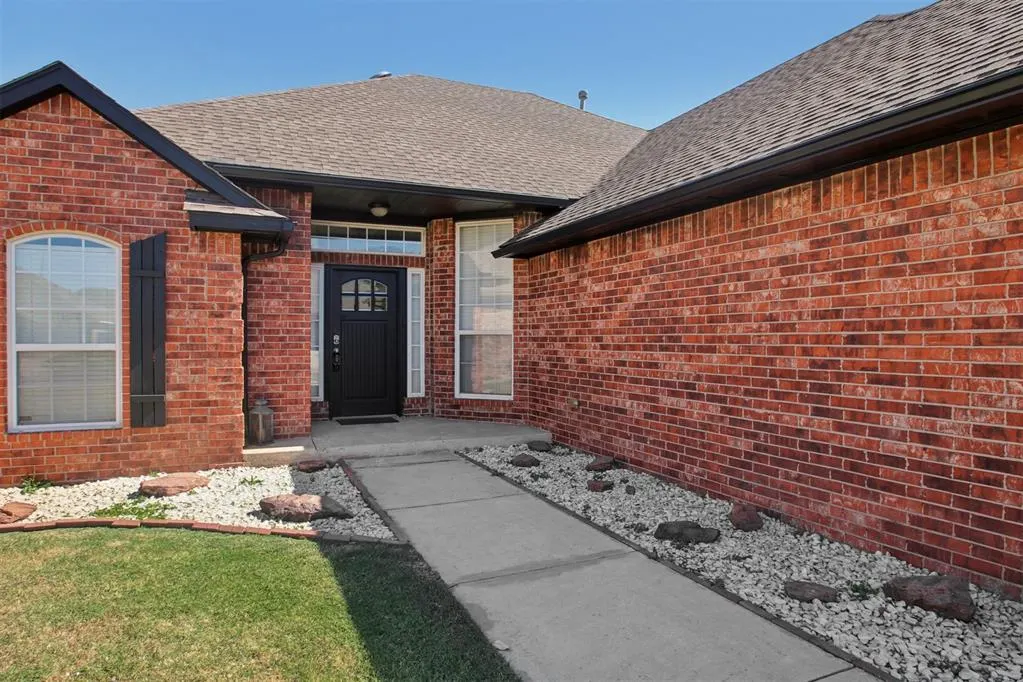 Photo 4 — 4812 Millstone Drive, Oklahoma City, OK 73179