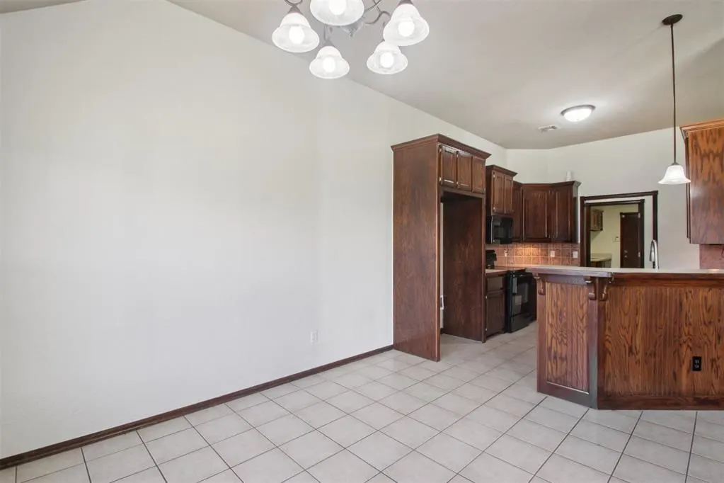 Photo 11 — 4812 Millstone Drive, Oklahoma City, OK 73179
