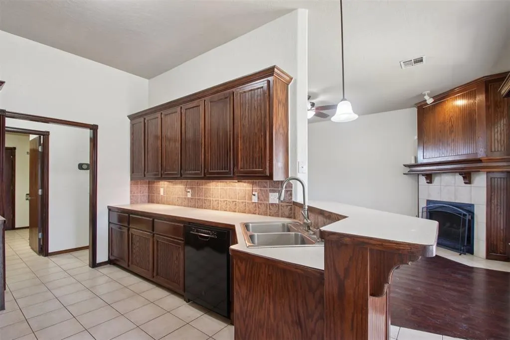 Photo 13 — 4812 Millstone Drive, Oklahoma City, OK 73179
