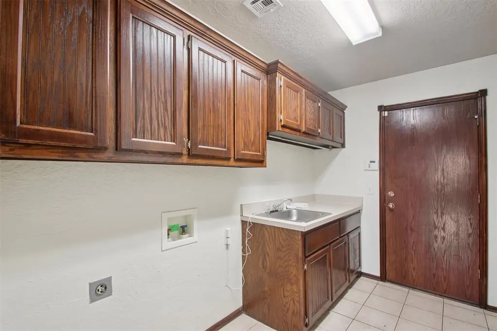 Photo 17 — 4812 Millstone Drive, Oklahoma City, OK 73179