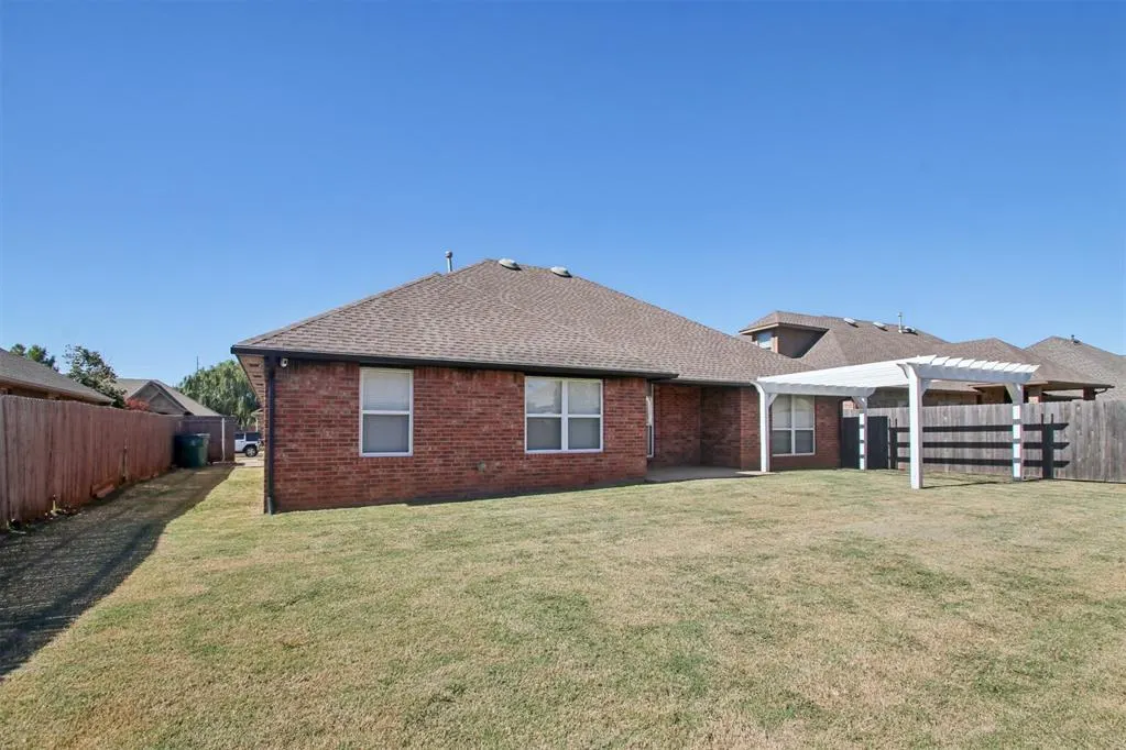 Photo 33 — 4812 Millstone Drive, Oklahoma City, OK 73179
