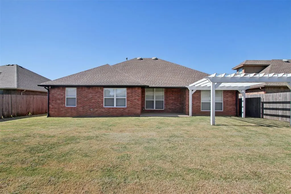 Photo 3 — 4812 Millstone Drive, Oklahoma City, OK 73179