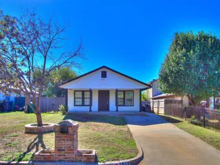 Sold home at 2404 SW 41st Street