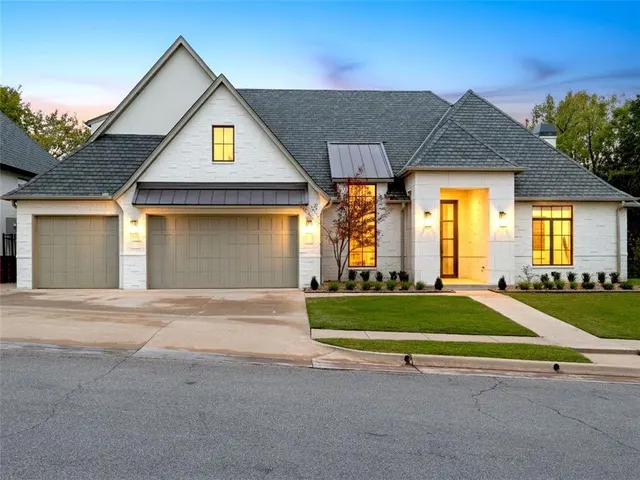 Photo 2 — 13400 Cedar Pointe Drive, Oklahoma City, OK 73131