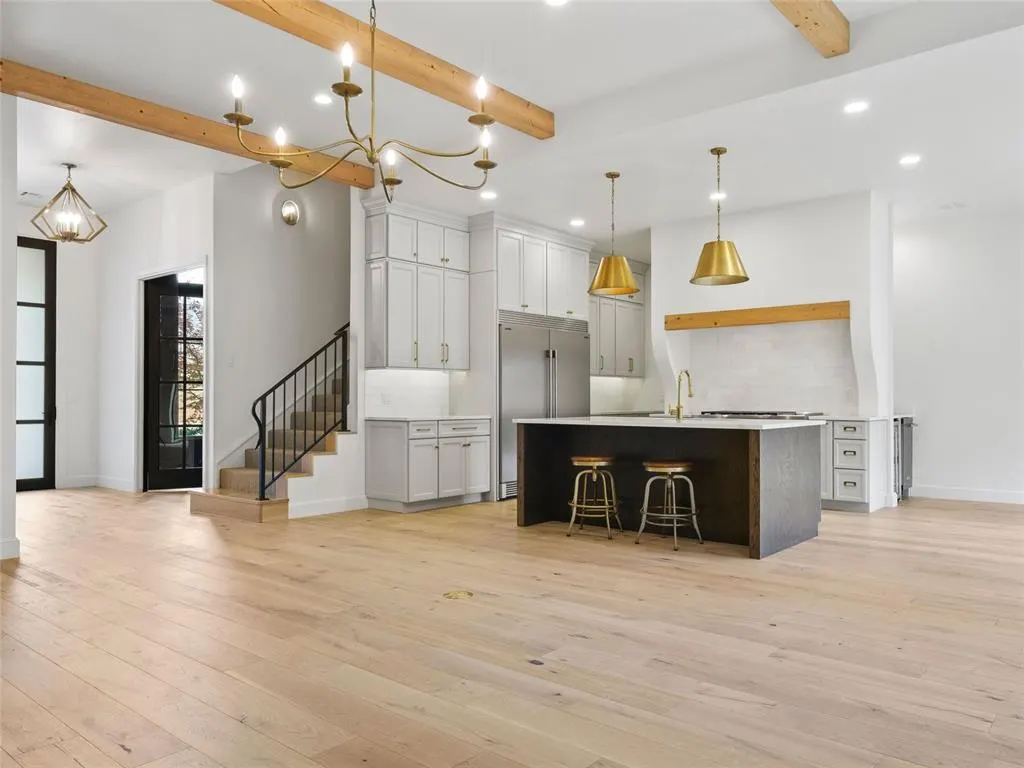 Photo 5 — 13400 Cedar Pointe Drive, Oklahoma City, OK 73131