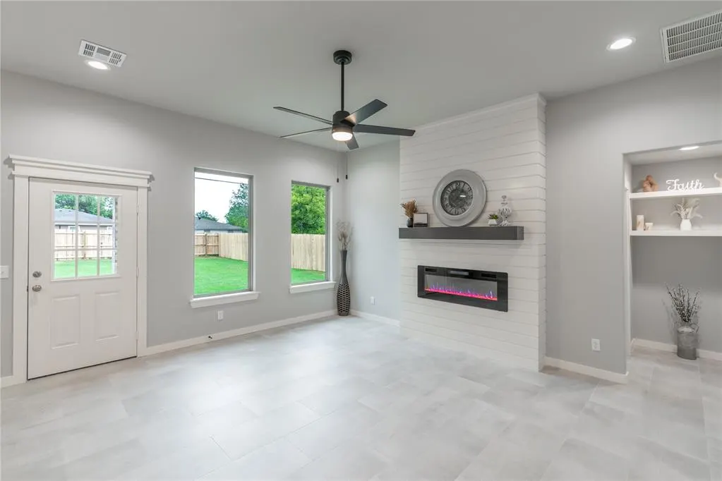 Photo 4 — 329 NW 89th Street, Oklahoma City, OK 73114