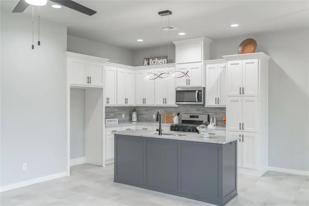 Photo 9 — 329 NW 89th Street, Oklahoma City, OK 73114