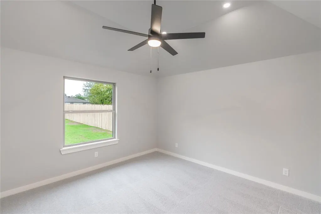 Photo 15 — 329 NW 89th Street, Oklahoma City, OK 73114