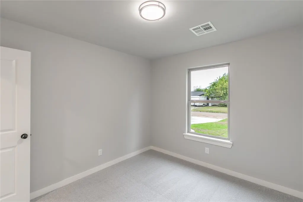 Photo 23 — 329 NW 89th Street, Oklahoma City, OK 73114