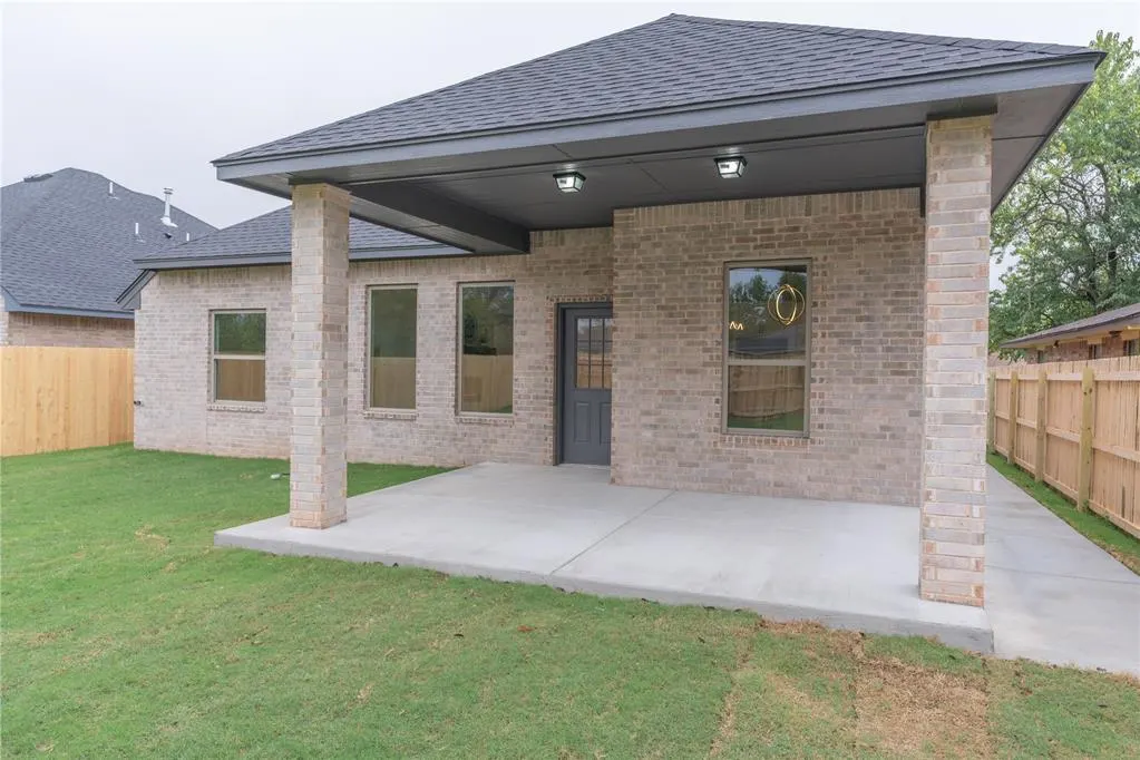 Photo 27 — 329 NW 89th Street, Oklahoma City, OK 73114