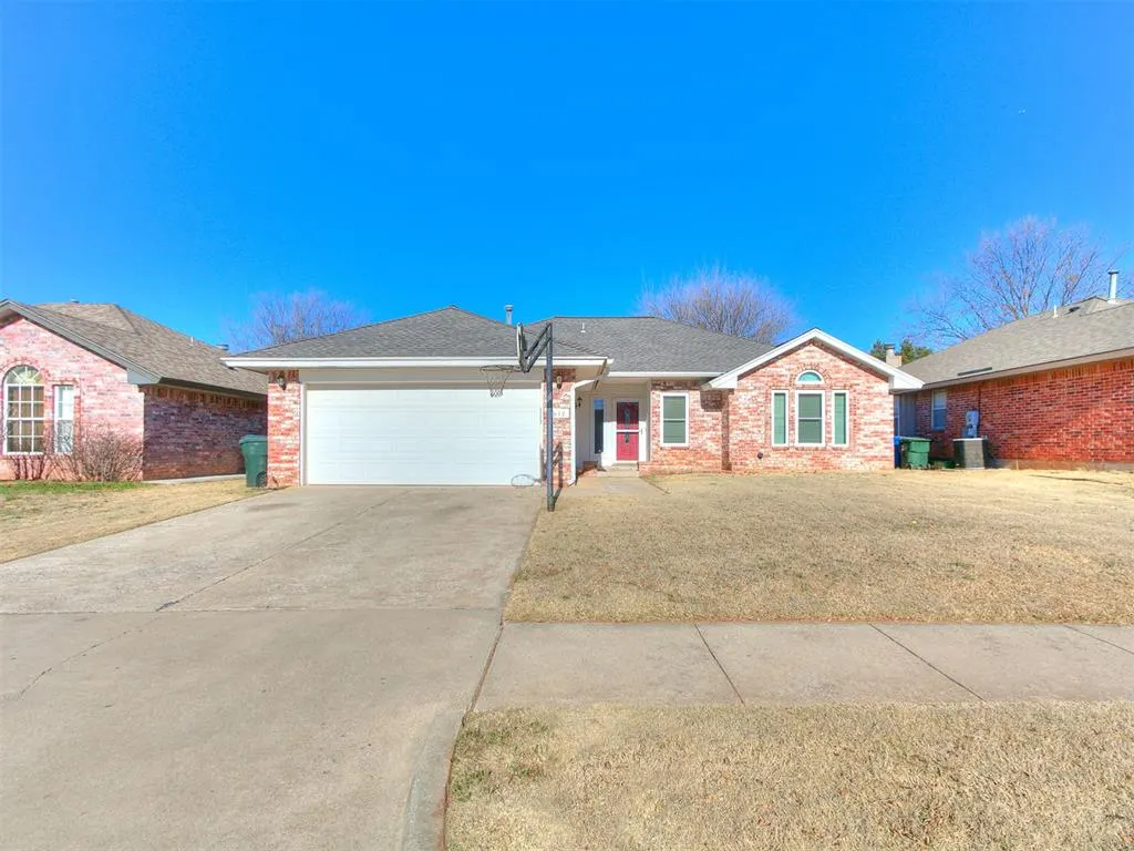Front exterior — 617 W Golden Eagle Drive, Norman, OK 73072
