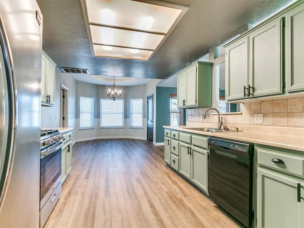 Photo 13 — 617 W Golden Eagle Drive, Norman, OK 73072